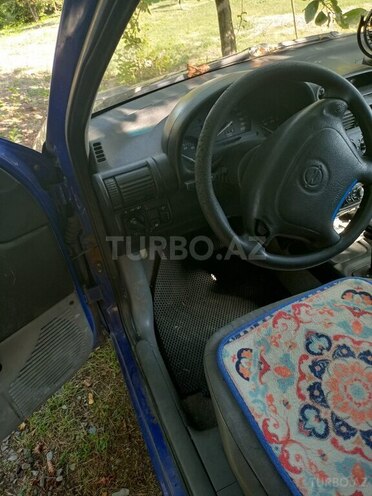 Opel Corsa 1997, 326,555 km - 1.4 l - İsmayıllı