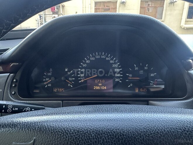 Mercedes E 220 2000, 297,000 km - 2.2 l - Bakı