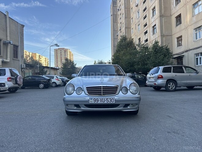 Mercedes E 220 2000, 297,000 km - 2.2 l - Bakı