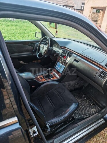 Mercedes E 220 1998, 430,000 km - 2.2 l - Qax