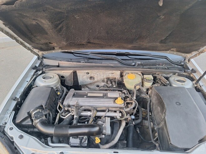 Opel Vectra 2002, 370,000 km - 2.2 l - Yevlax
