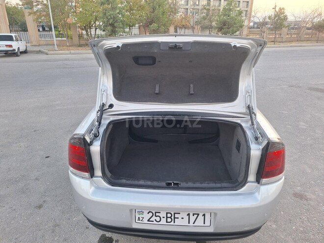 Opel Vectra 2002, 370,000 km - 2.2 l - Yevlax