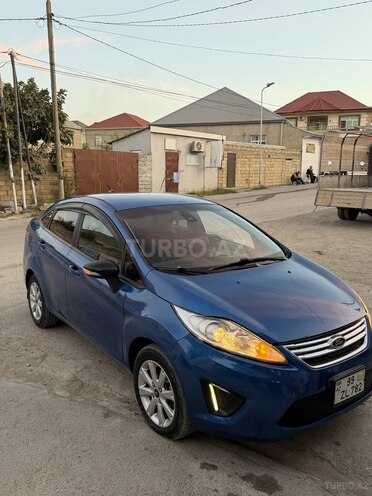 Ford Fiesta 2010, 300,000 km - 1.6 l - Bakı