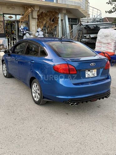 Ford Fiesta 2010, 300,000 km - 1.6 l - Bakı