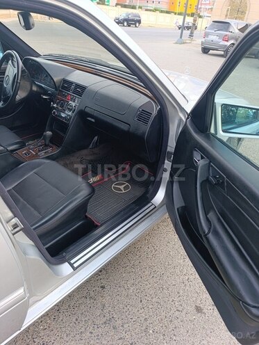 Mercedes C 230 2000, 246,000 km - 2.3 l - Bakı