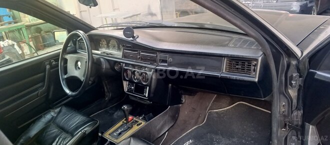 Mercedes 190 1990, 300,000 km - 2.0 l - Mingəçevir