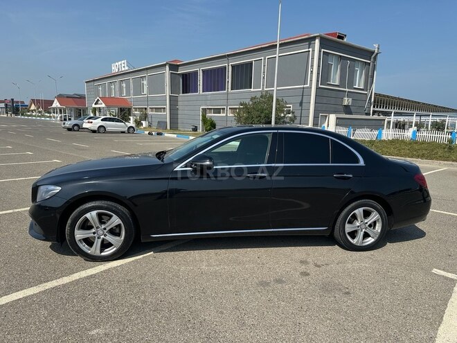 Mercedes E 220 d 4MATIC 2017, 295,000 km - 2.1 л - Bakı
