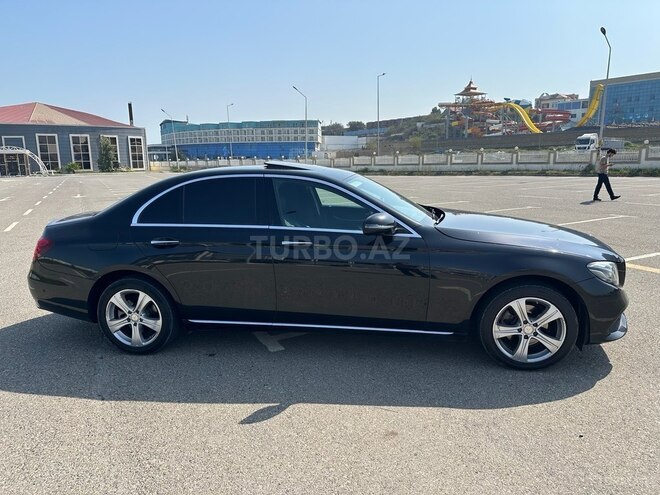 Mercedes E 220 d 4MATIC 2017, 295,000 km - 2.1 л - Bakı