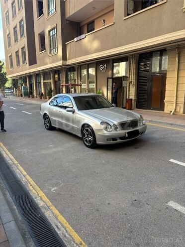 Mercedes E 270 2002, 412,123 km - 2.7 l - Bakı