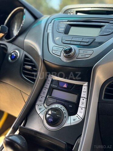 Hyundai Elantra 2011, 320,000 km - 1.8 l - Şirvan