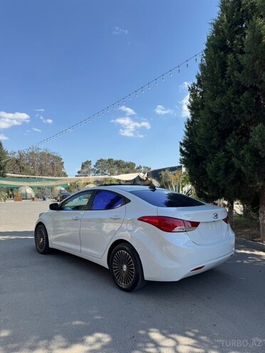 Hyundai Elantra 2011, 320,000 km - 1.8 l - Şirvan