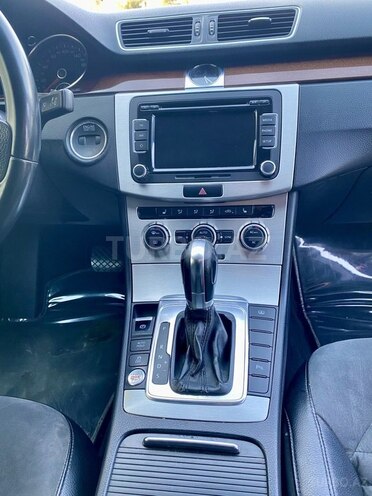 Volkswagen Passat 2012, 241,800 km - 1.8 л - Bakı