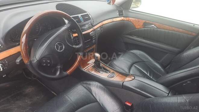 Mercedes E 220 2003, 405,000 km - 2.2 l - İmişli