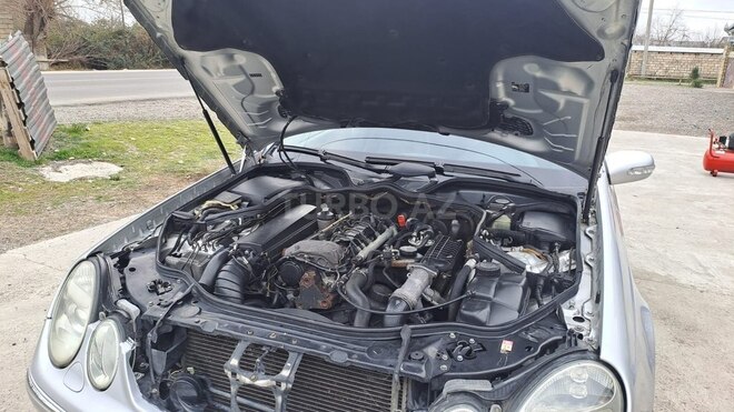 Mercedes E 220 2003, 405,000 km - 2.2 l - İmişli