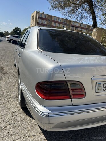 Mercedes E 220 2001, 500,000 km - 2.2 l - Bakı