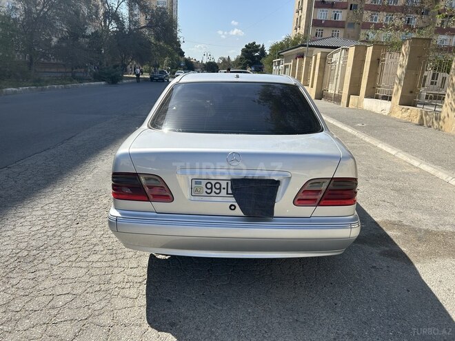 Mercedes E 220 2001, 500,000 km - 2.2 l - Bakı