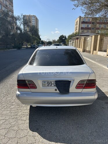 Mercedes E 220 2001, 500,000 km - 2.2 l - Bakı