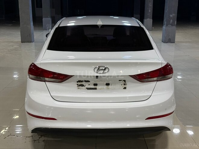 Hyundai Elantra 2017, 260,000 km - 1.6 л - Bakı