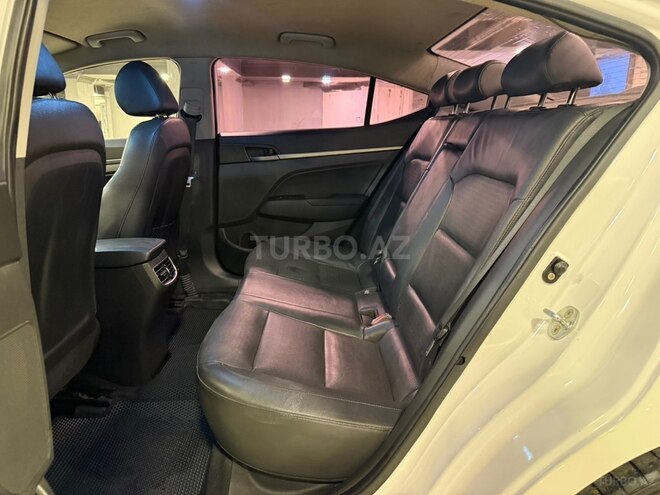 Hyundai Elantra 2017, 260,000 km - 1.6 л - Bakı
