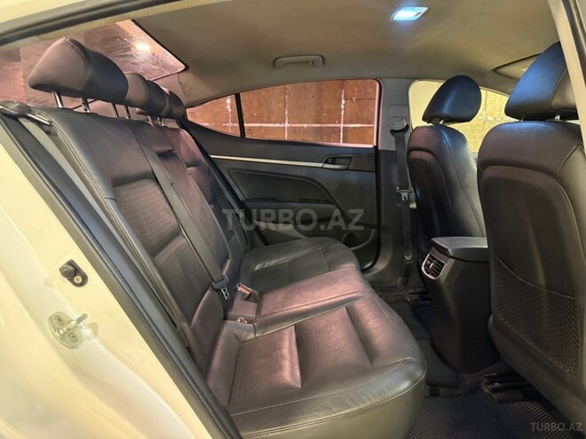 Hyundai Elantra 2017, 260,000 km - 1.6 л - Bakı