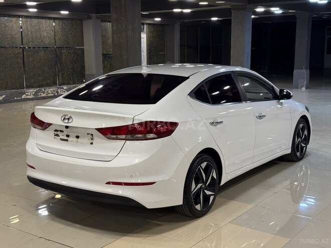 Hyundai Elantra 2017, 260,000 km - 1.6 л - Bakı