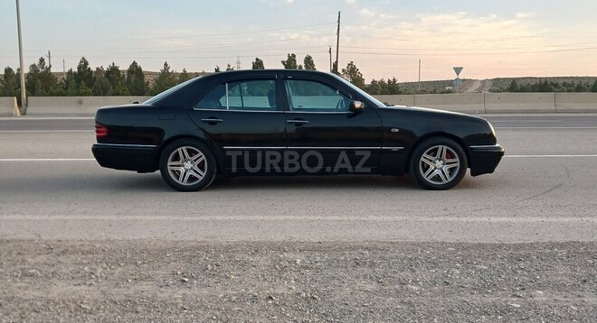 Mercedes E 280 1997, 321,416 km - 2.8 l - Bakı