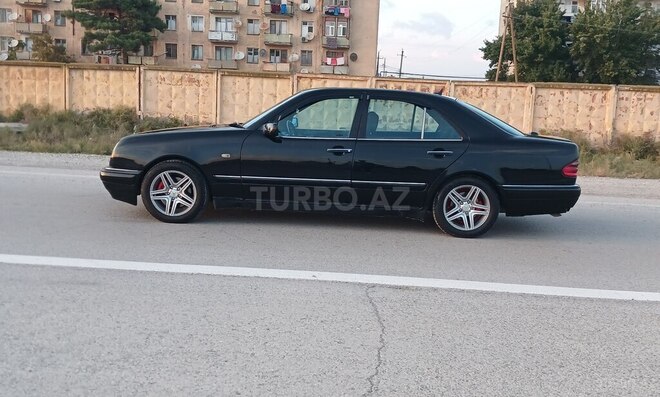 Mercedes E 280 1997, 321,416 km - 2.8 l - Bakı