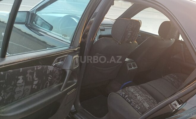 Mercedes E 280 1997, 321,416 km - 2.8 l - Bakı