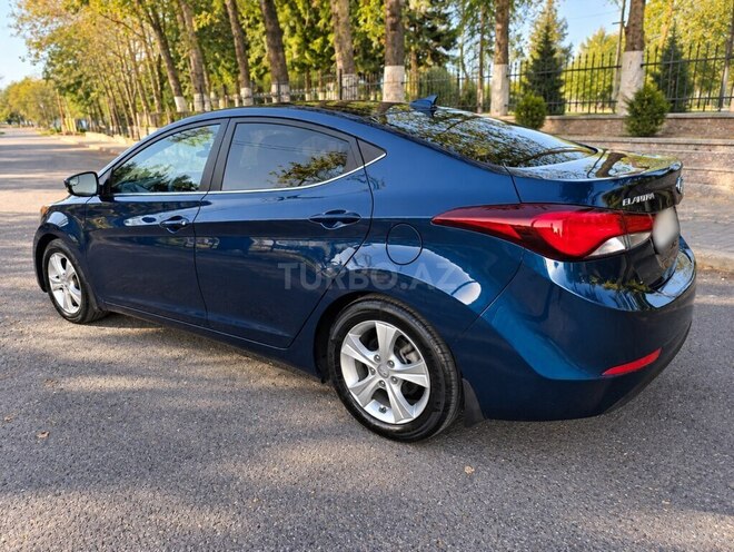 Hyundai Elantra 2015, 276,807 km - 1.8 l - Masallı
