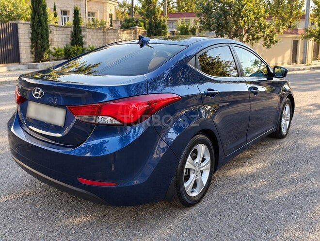 Hyundai Elantra 2015, 276,807 km - 1.8 l - Masallı