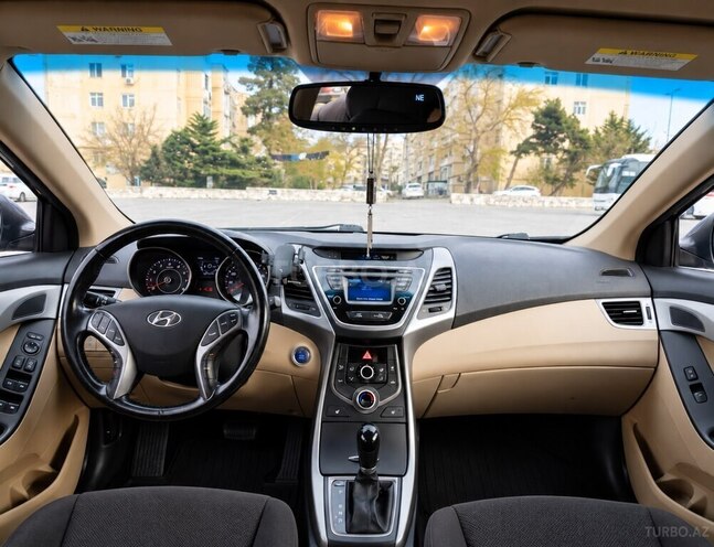 Hyundai Elantra 2015, 276,807 km - 1.8 l - Masallı