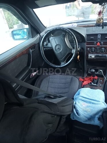 Mercedes C 220 1997, 845,678 km - 2.2 л - Qazax