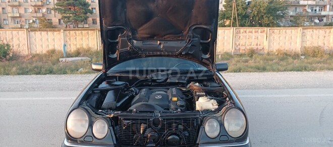 Mercedes E 280 1997, 321,416 km - 2.8 l - Bakı