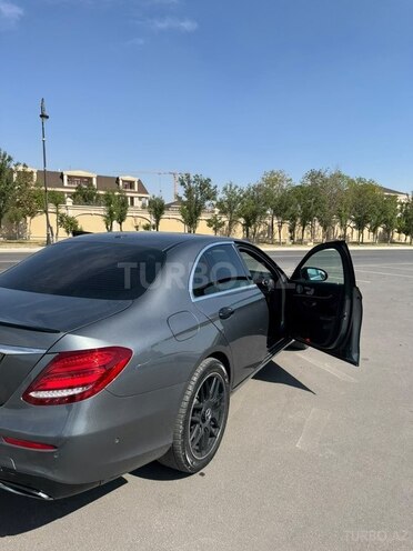 Mercedes E 300 4MATIC 2019, 143,000 km - 2.0 л - Naxçıvan
