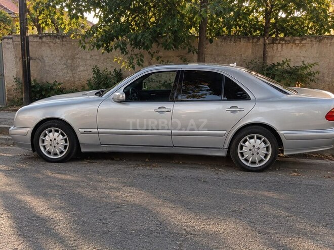 Mercedes E 270 2001, 412,000 km - 2.7 л - Astara