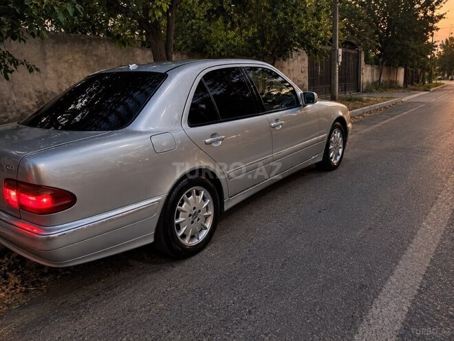 Mercedes E 270 2001, 412,000 km - 2.7 л - Astara