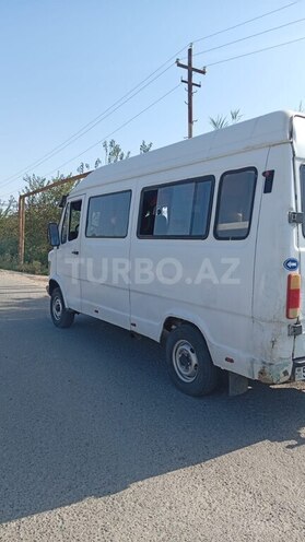 Mercedes 208 D 1986, 100,000 km - 2.3 l - Salyan
