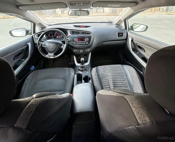 Kia  2017, 298,000 km - 1.6 l - Bakı