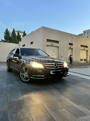 Mercedes C 200 2012, 215,000 km - 2.1 l - Bakı
