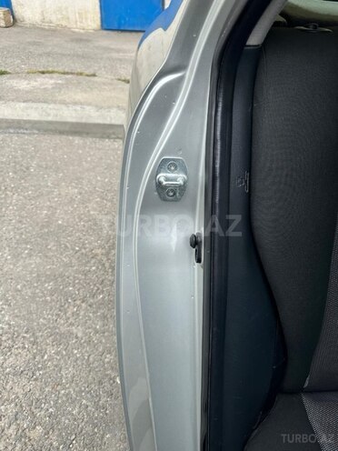 Toyota Corolla 2006, 325,000 km - 1.4 l - Bakı