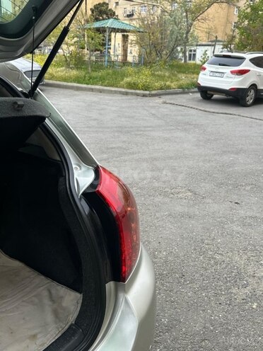Toyota Corolla 2006, 325,000 km - 1.4 l - Bakı