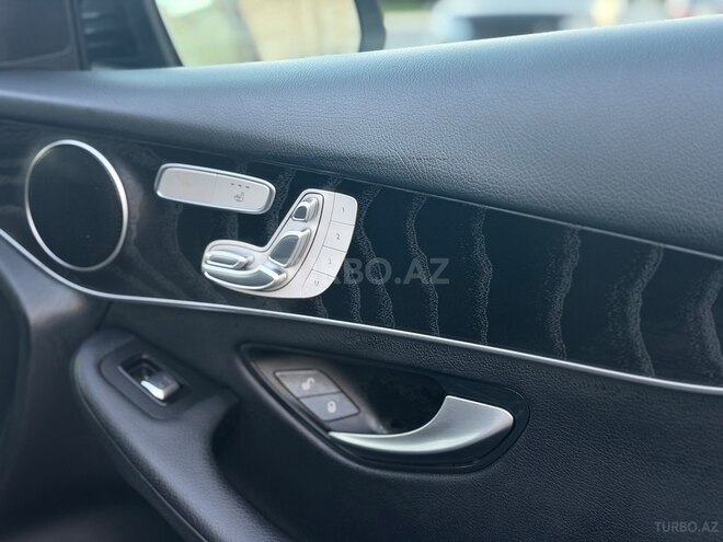 Mercedes GLC 300 4MATIC 2019, 74,000 km - 2.0 l - Bakı