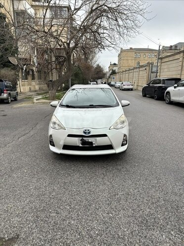 Toyota Prius C 2016, 151,000 km - 1.5 l - Bakı