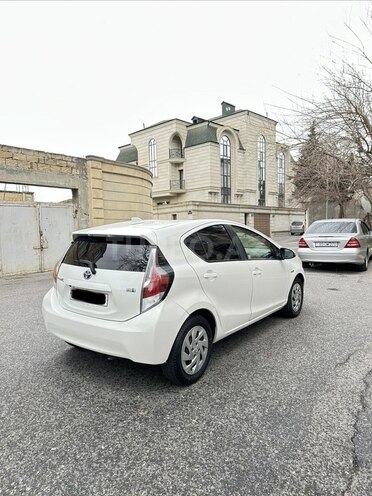 Toyota Prius C 2016, 151,000 km - 1.5 l - Bakı