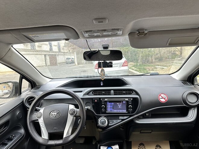 Toyota Prius C 2016, 151,000 km - 1.5 l - Bakı
