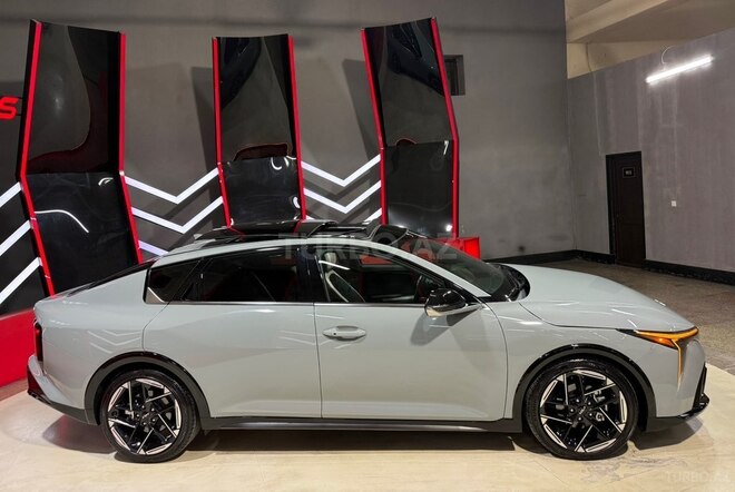 Kia  2025, 5,568 km - 2.0 л - Sumqayıt