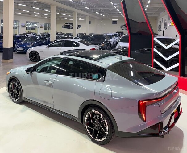 Kia  2025, 5,568 km - 2.0 л - Sumqayıt