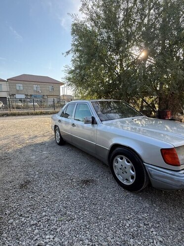 Mercedes  1993, 600,000 km - 2.0 l - Bakı