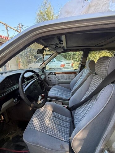 Mercedes  1993, 600,000 km - 2.0 l - Bakı