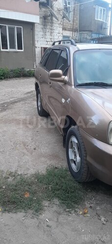 Hyundai Santa Fe 2002, 261,000 km - 2.0 l - Xudat